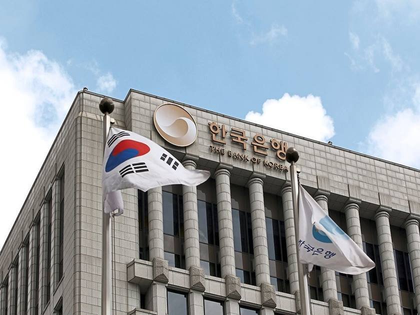 Korea’s foreign exchange reserves drop in March