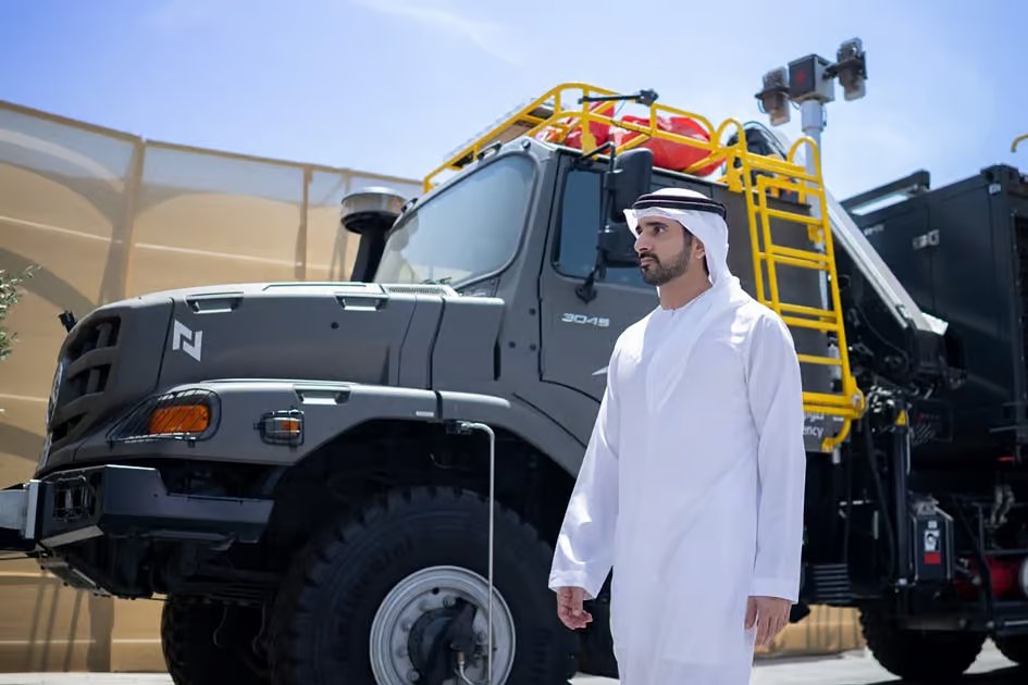 Sheikh Hamdan reviews Dubai’s emergency response vehicle, smart bus station