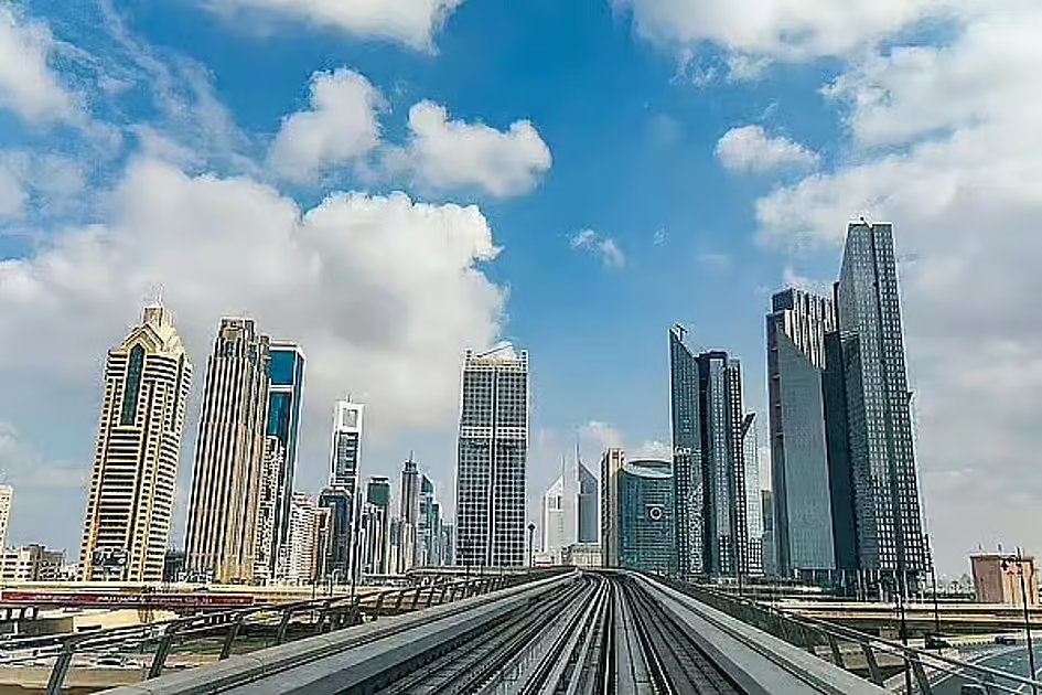 UAE weather tomorrow: Fair conditions expected; light to moderate winds likely