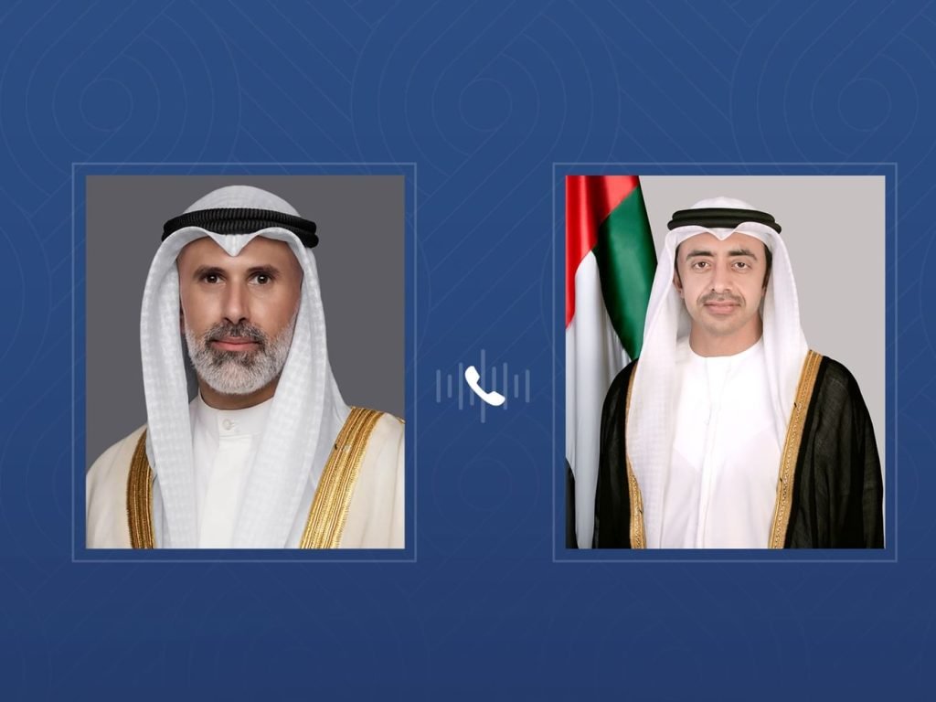 Abdullah bin Zayed holds phone call with Kuwaiti FM