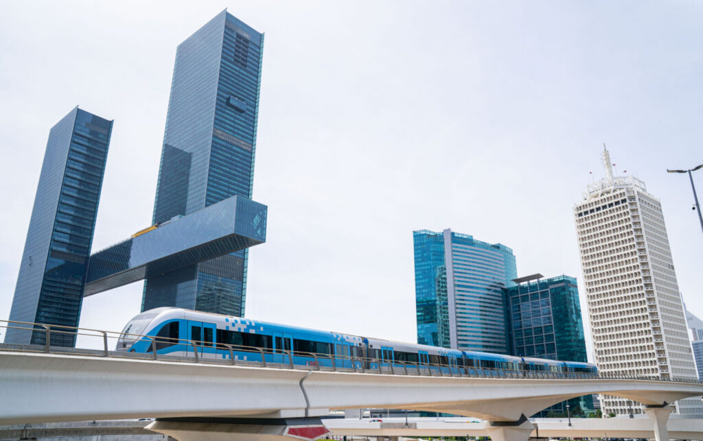 Dubai public transport records 348 million riders in H1