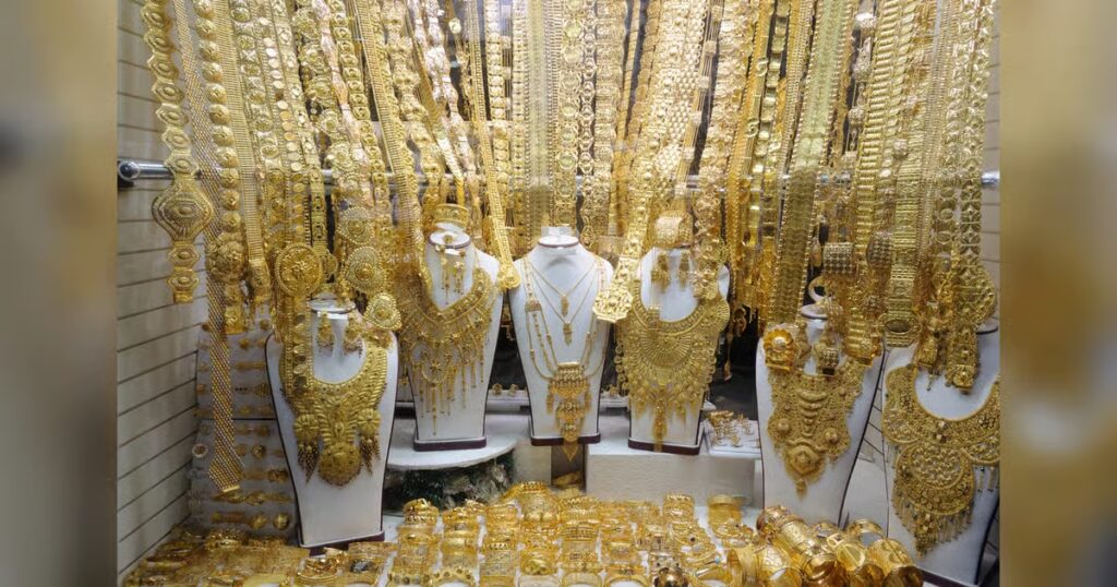 Dubai gold prices ease as it heads for third consecutive weekly decline