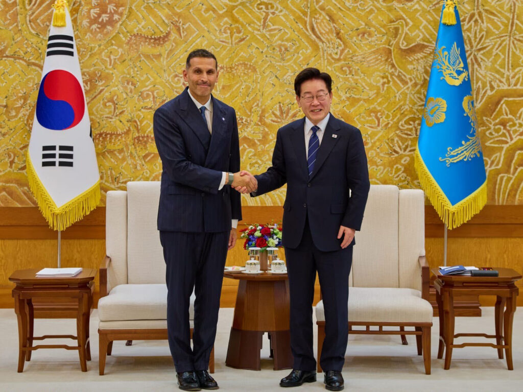 President of Republic of Korea receives Khaldoon Al Mubarak, discusses strengthening Special Strategic Partnership